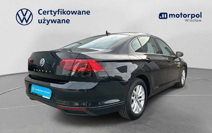 Volkswagen Passat cena 92900 przebieg: 129436, rok produkcji 2020 z Józefów małe 781